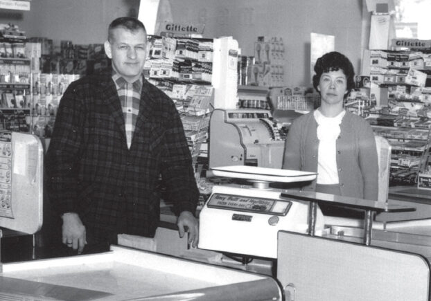 Wayne & Betty Gott in first Town & Country Supermarket - Salem, MO